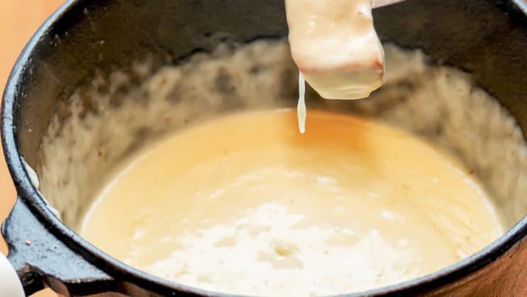 Comment réaliser une fondue sans caquelon : astuces et recettes