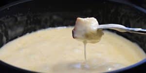 Comment réaliser une fondue sans caquelon : astuces et recettes